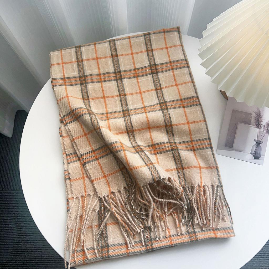 Milk white plaid scarf women's autumn and winter high-end shawl 2025 thickened warm imitation cashmere fringed scarf