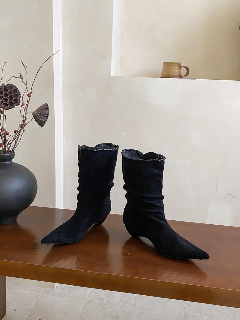 2025 autumn and winter new European and American style matte suede stacking boots hand-tied pointed V-mouth thick heel short boots