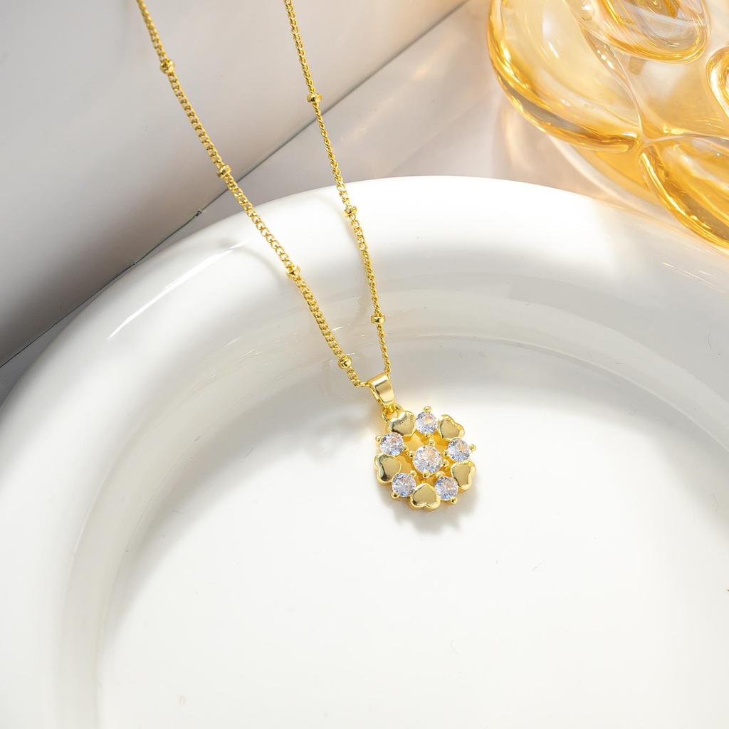 Women's High-End Heart Necklace: Spring/Summer Zircon Collarbone Chain, Light Luxury, Fade-Resistant