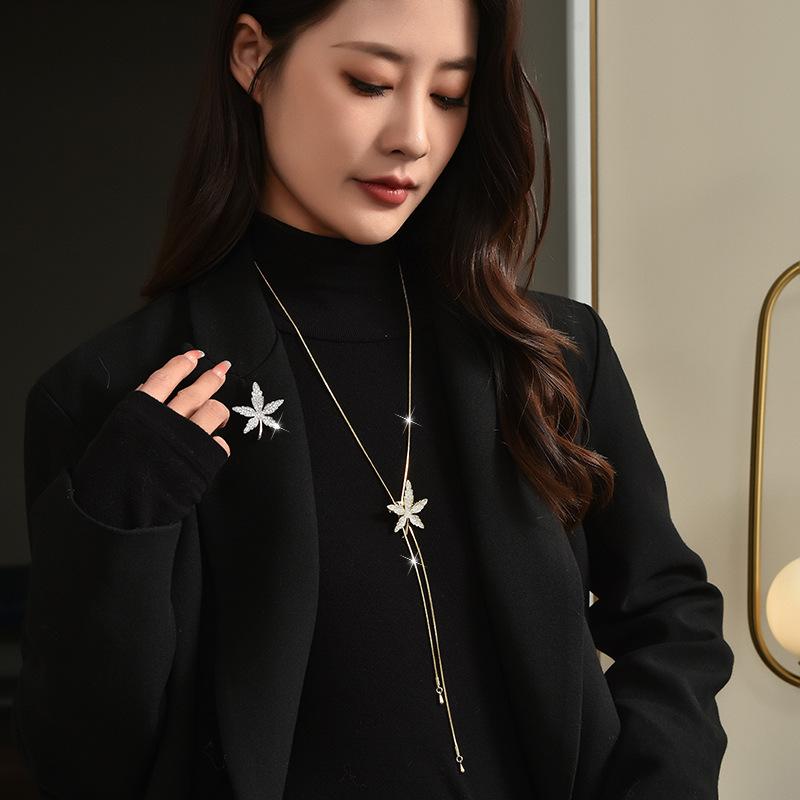 Autumn And Winter Long Leaf Versatile Temperament Necklace Female Lucky Grass One Two Wear Sweater Chain Corsage Female