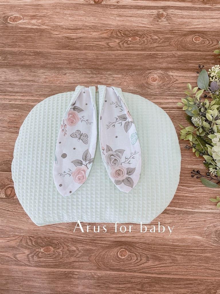 Double-sided wafer pillow BUNNY (mint + white roses)