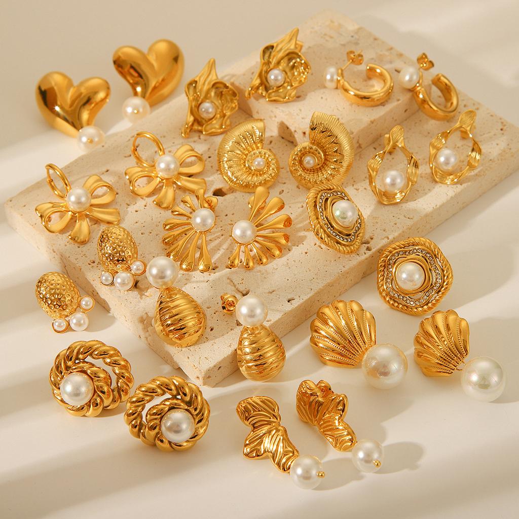 French Luxury Pearl Earrings Titanium Steel Ear Studs Minimalist High-End Fashion Earrings for Women