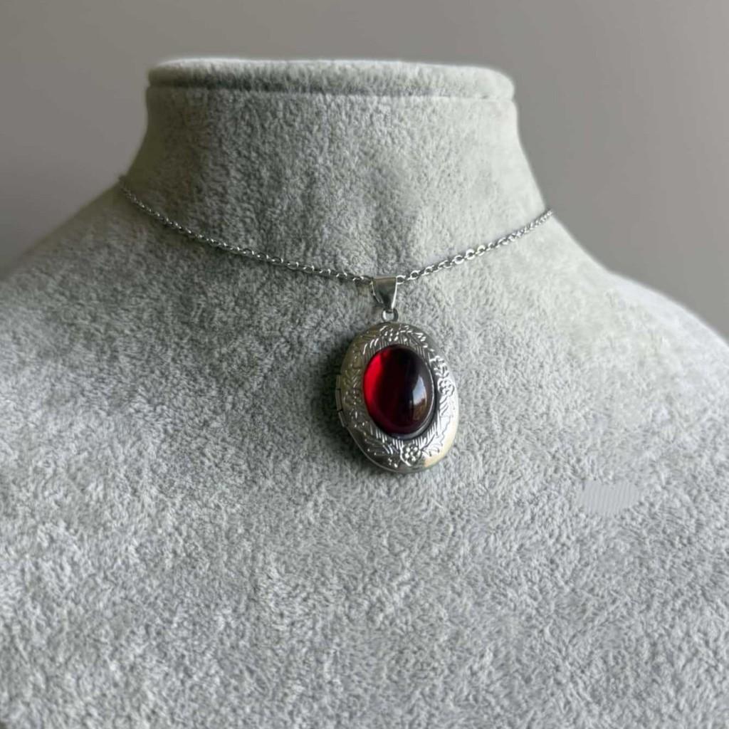 Victorian Style Ruby Crystal Pendant Necklace For Women With Gothic Design