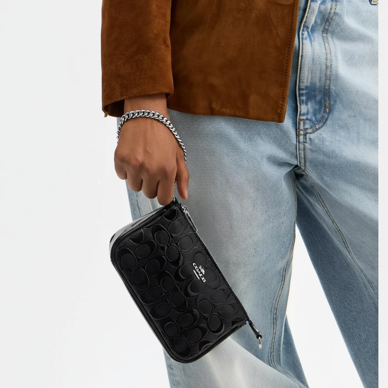 Coach Nolita 19 Herzförmiger Anhänger Kettenhenkel Glattes Lackleder Schultertasche Klein Damen Schwarz