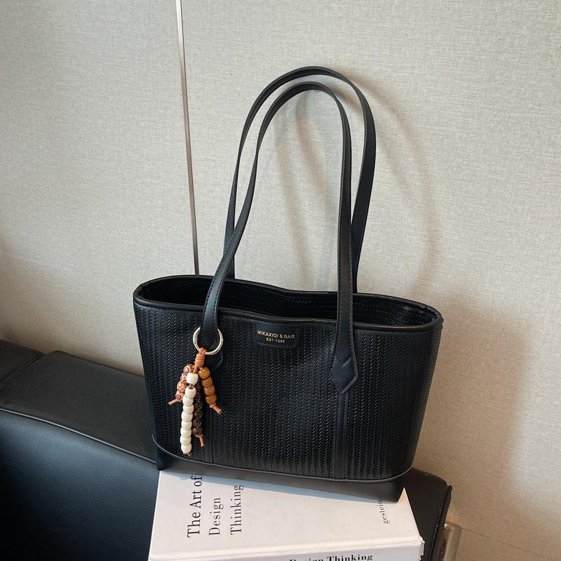 Popular bags women's large-capacity new autumn and winter versatile casual shoulder bag commuter tote bag