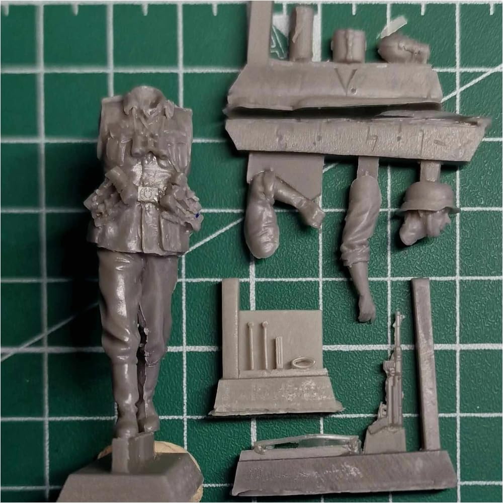 Dennis Miniatures Design German Infantry Otto Resin Kit DHM35F02 1/35
