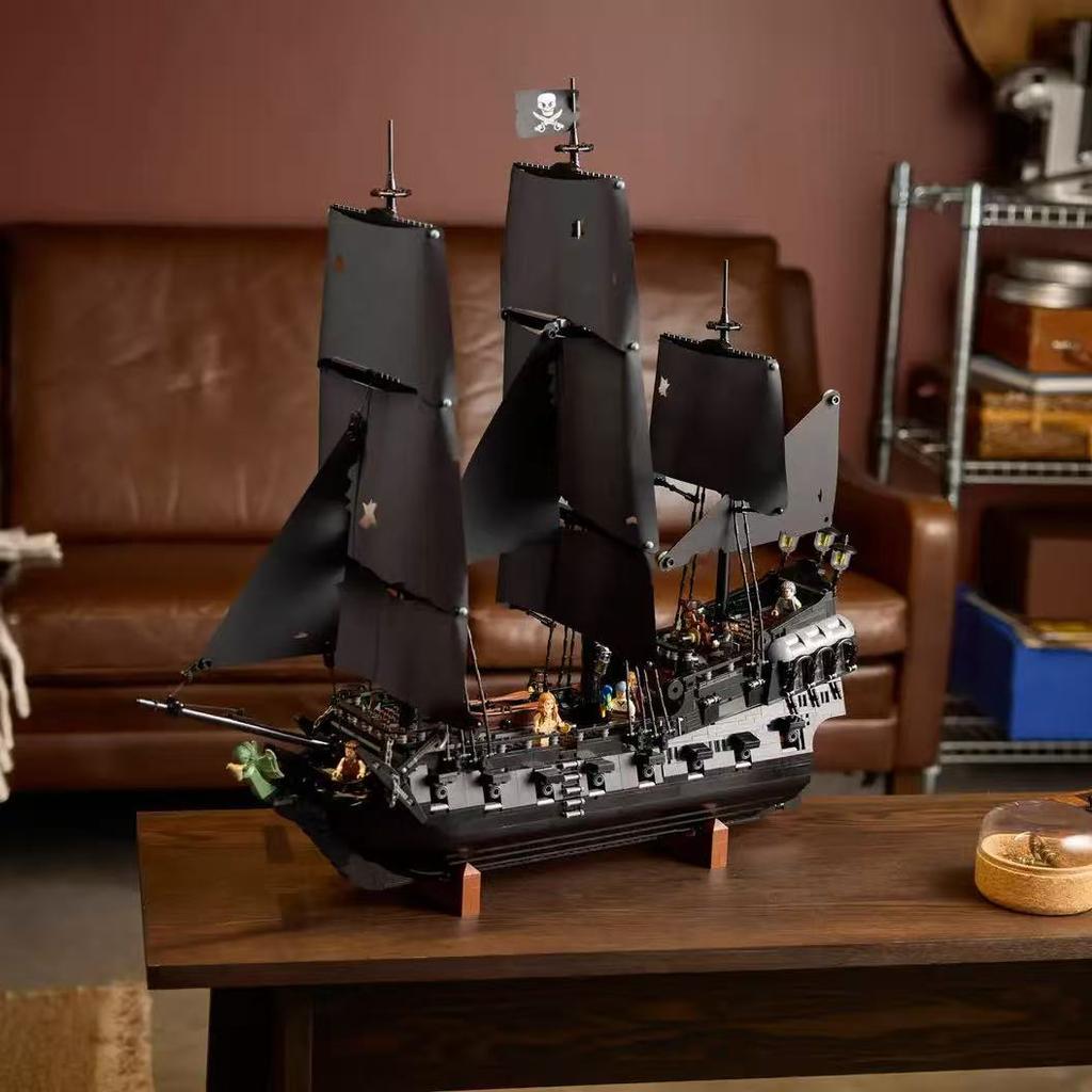10365 Pirates Of The Caribbean Sailboat Model - New 2862Pcs Ship Building Set, Perfect Christmas Birthday Gift For Fans