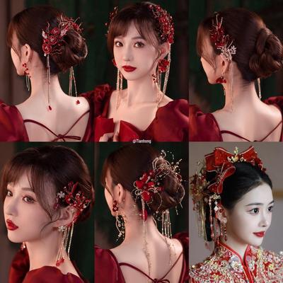 Weinrotes Brautkleid Ohrring-Set mit Strassquaste Kopfschmuck, Blumen-Haarspangen und Accessoires für das chinesische Toastkleid.