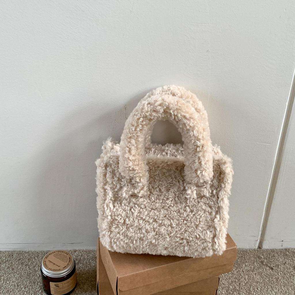 Autumn and Winter Lazy Plush Bag Crossbody Retro Casual Portable Wool Bag Versatile Lamb Wool Shoulder Small Square Bag