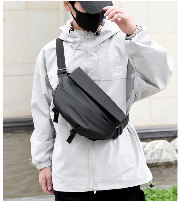 Herren Trendige Motorrad-Brusttasche mit großem Fassungsvermögen und Magnetverschluss