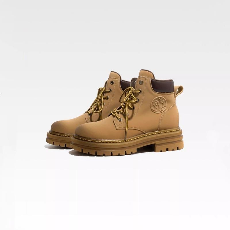 

British style big yellow boots for women in the autumn of 2025, new models that can t kick bad locomotive platform short boots, fashionable Martin boo 40