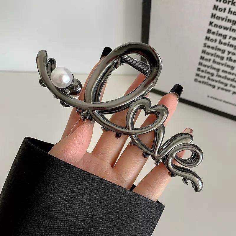 New Fashion Metal Love Star Claw Clip Elegant Hollow Hair Clips Crab Barrettes Hairgrip Hairpins For Women Hair Accessories Gift