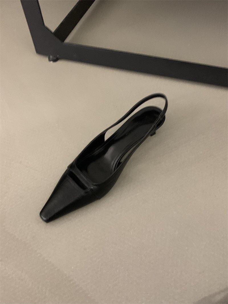 

Korean version of summer new 2025 niche retro versatile stiletto high heel kitten and simple square head sandals 35