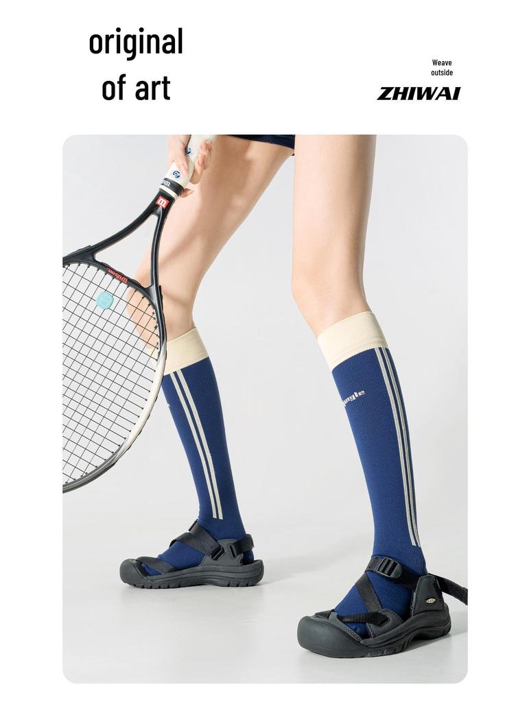 Damen Mikrodruck Schweißableitende Mid-Calf Kompressionssocken für Laufen und Fitness