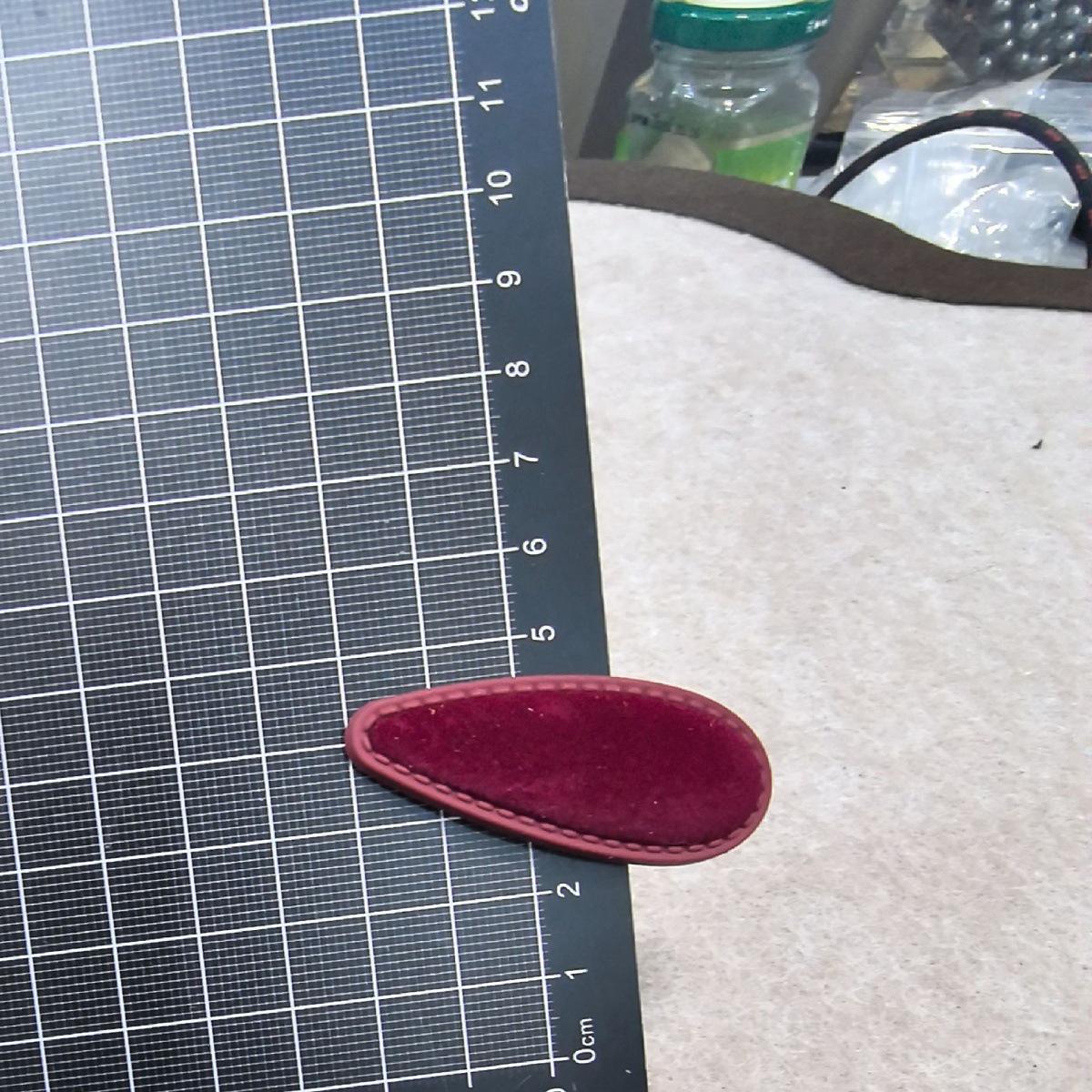 

Exquisite High-End Duckbill Hair Clip for Autumn/Winter 2025 - Bangs & Flyaway Accessory