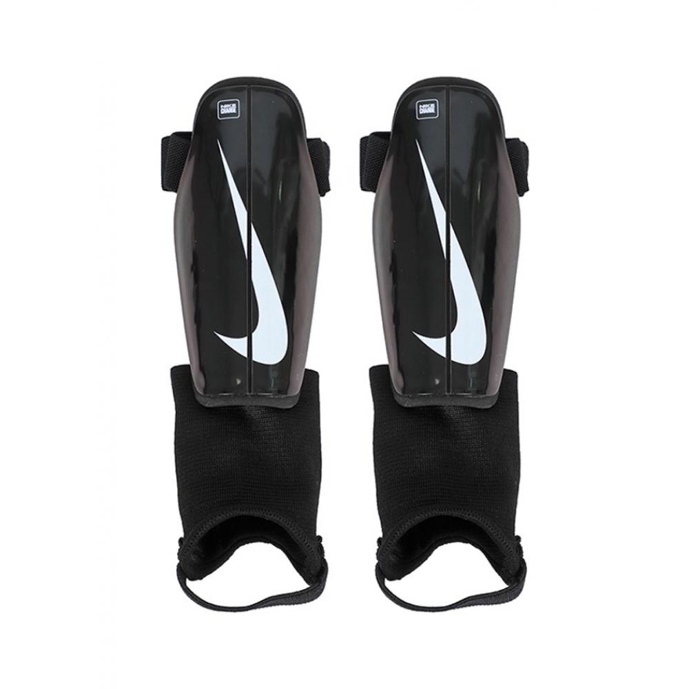 

Nike Джуниор Сингард берет на себя защиту голени DX4610010M