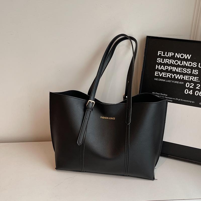 

Retro simple atmosphere commuting leisure winter new color matching large capacity shoulder portable tote bag чёрный