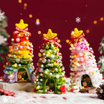 Yousheng DIY Pijpenragers Kerstboom Kit met String Licht Draaibaar Pluche Stokje Kerstboom Winter Buigbare Fuzzy Stengel Knutselkit voor Vakantiehuis