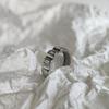 Серебряное кольцо с фианитами, вес изделия 1,94 гр (2211211)