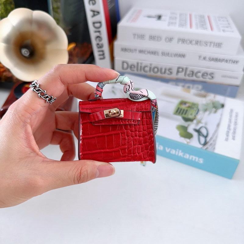 Mini Kelly bag pendant, crocodile pattern leather, cute miniature bag pendant, high-end car keychain, car pendant.