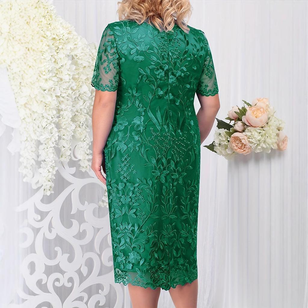 Women's Plus Size Dress Embroidered Lace Slim Knee-length Dress