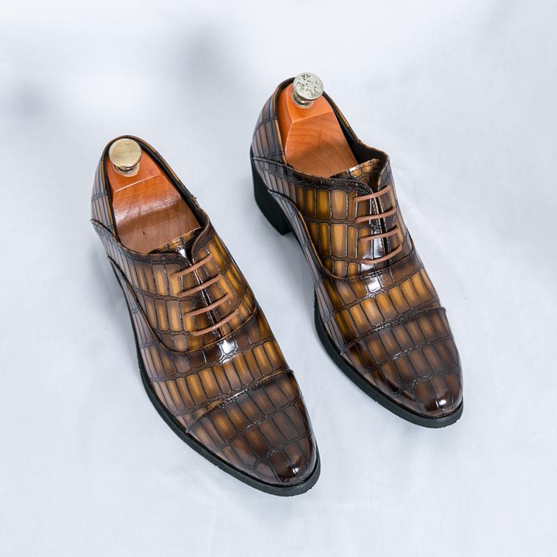 Hot Selling Men's Pointed Wedding Shoes Europe America Thick Soled Business Dress Shoes Low Cut Men's Leather Casual Shoes