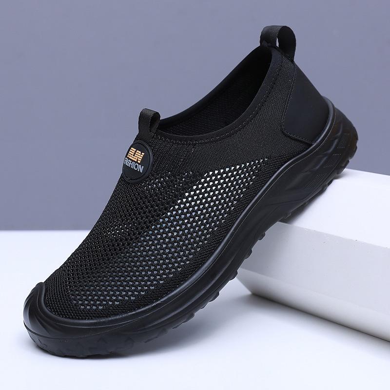 Men's shoes are breathable in summer, one-pedal cloth shoes, light mesh surface, soft sole, round head, dad walking travel sports men's mesh shoes