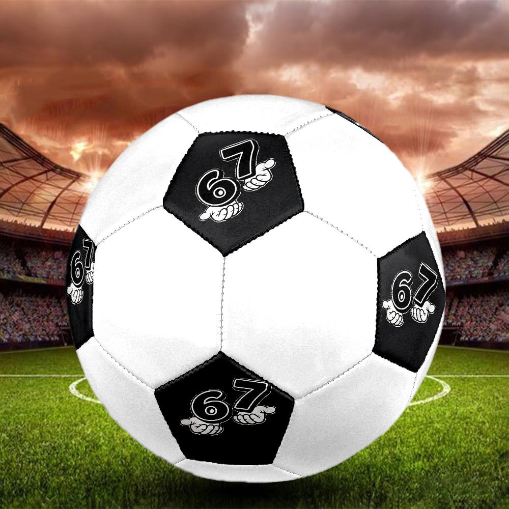 1 vnt. Skaičiai Judantis futbolo kamuolys Dydis 5 Mašininiu būdu susiūtas futbolo kamuolys Universalus futbolo kamuolys patalpoms/lauko reikmenims, dovana W25