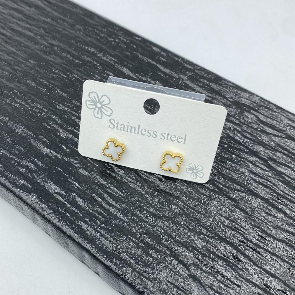

9MM Small Four-leaf Flower Earrings Fashion Fresh Small Earrings