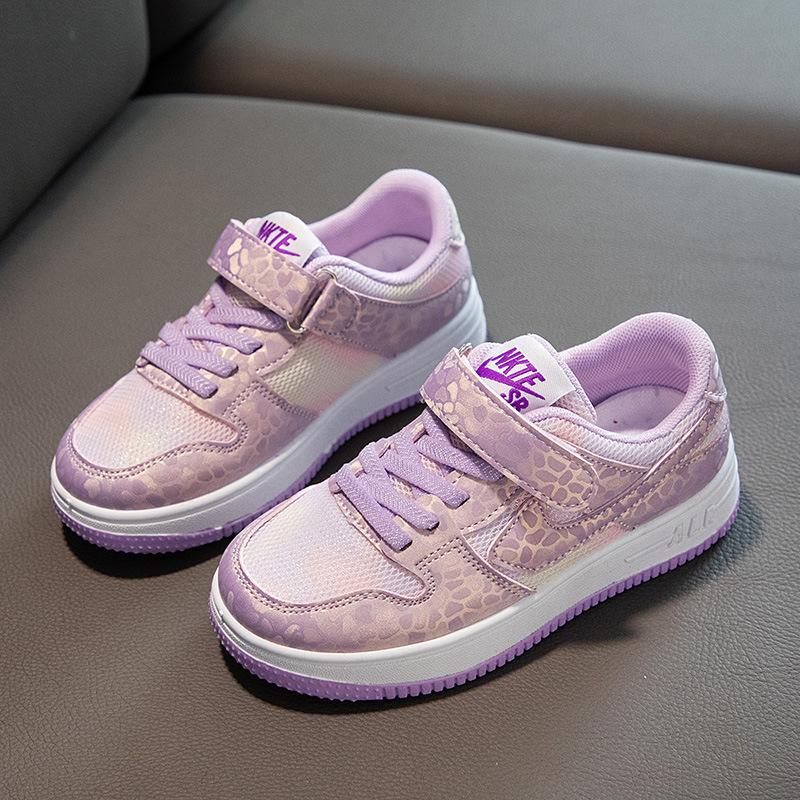 Frühlings-Kinder-Sport-Board-Schuhe neue koreanische Version Mädchen Mesh Einzel-Schuhe weiche Sohle Low-Top Grundschüler Freizeitschuhe Tide