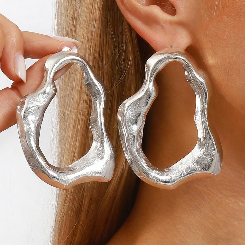 Vintage Metal Smooth Oval Irregular Stud Earrings for Women Fashion Gold Color Hollow Geometric Chic Earrings Design Jewelry
