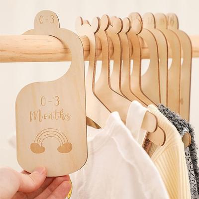 7/8Pcs Wood Baby Closet Divider Cartoon Label Assortment Infant Wardrobe Divider Hanging Hangers Nursery Clothes Organizers