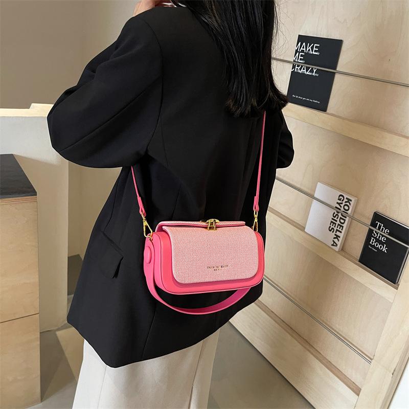 

Премиальная ретро сумка-коробка женская новая нишевая модная сумочка на одно плечо через плечо маленькая квадратная сумка роза розовый