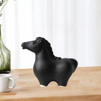 Keramická figurka Socha koně Dekorativní umělecké dílo Ornament Zvířecí socha pro krb Kancelář