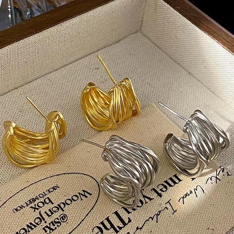 C-shaped Wraparound Stud Earrings: Light Luxury, Niche Design, High-End, Summer Fashion with Retro Hong Kong Style.