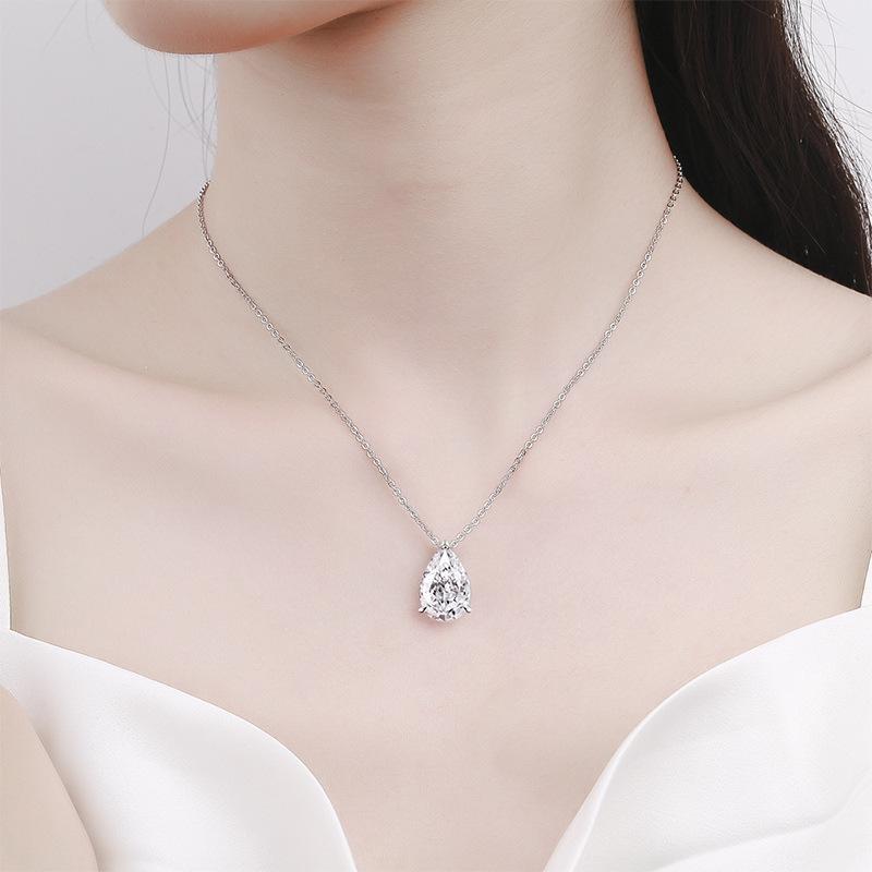 Caibao Ice Flower Cut High Carbon Diamond Pear Shaped Pendant Fashionable, Simple, Light Luxury Water Drop Necklace