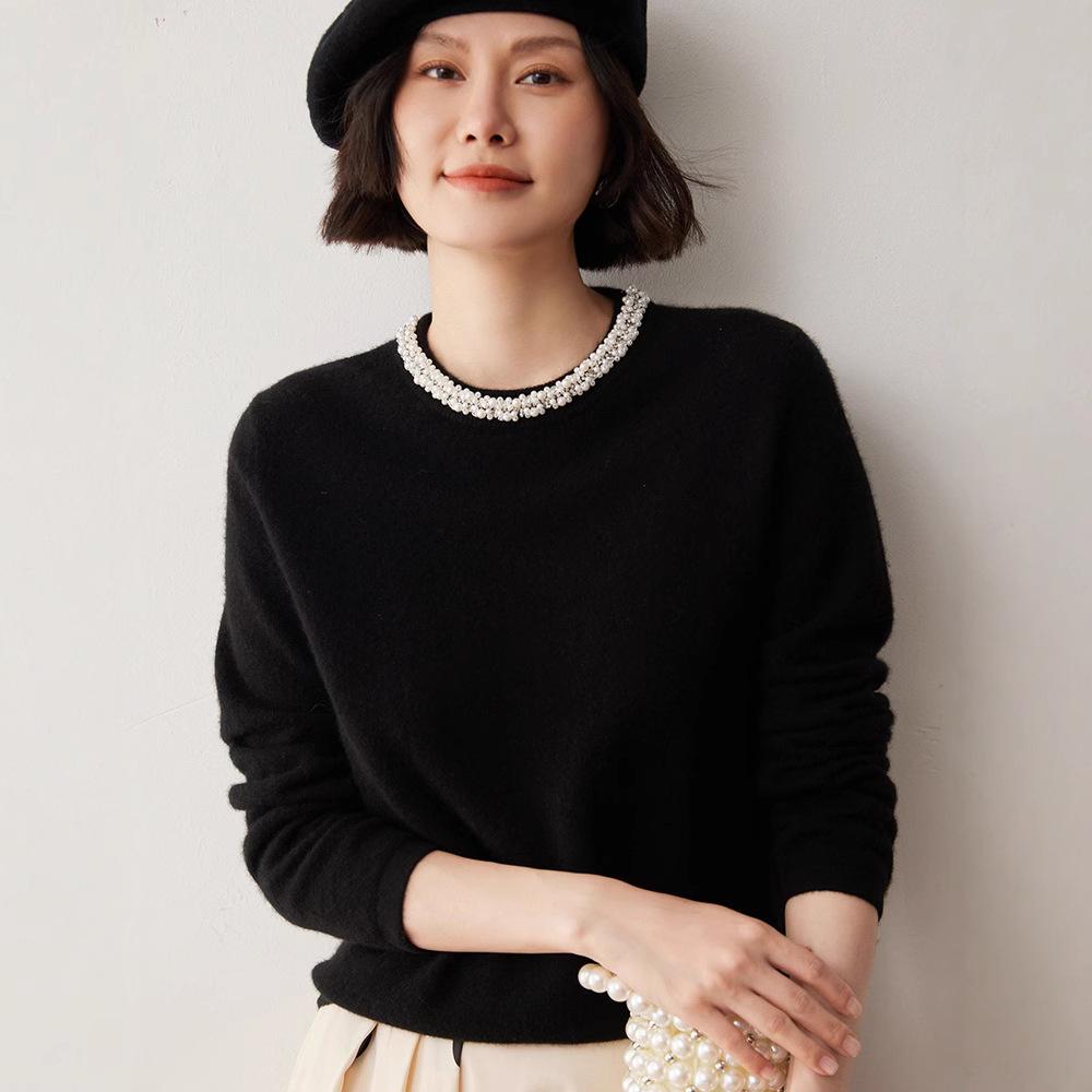 Women's Color Block Round Neck Cashmere Sweater – Loose Knit Pullover for Autumn and Winter, Versatile Fashionable Wool Top