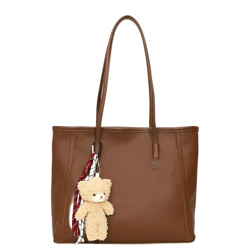 

Autumn new largecapacity fashion casual pendant women s highend commuter tote bag shoulder armpit bag