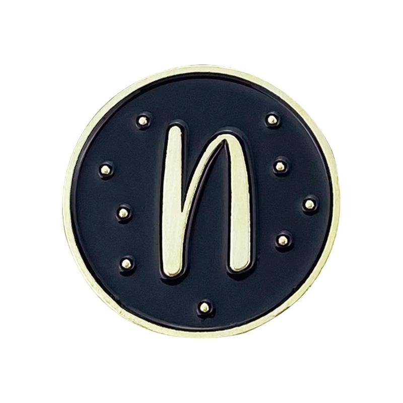 A-Z 26 Letters Initial Brooch Women English Alphabet Brooch Pin Round Badge Corsage Unisex Collar Jewelry Clothes Bag Decor Gift
