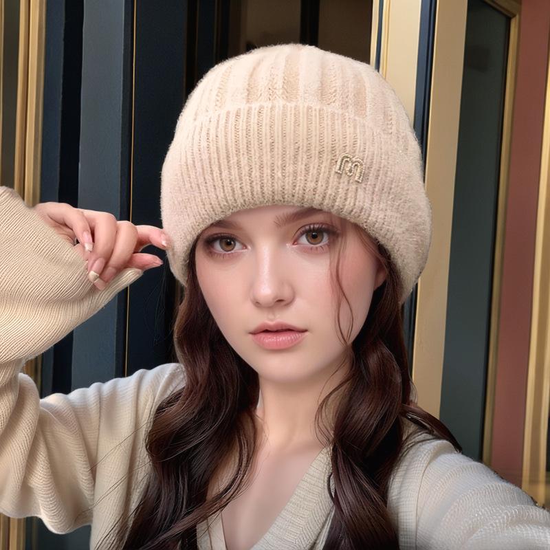 Koreanische Mode Strickmütze: Warm, Fleecegefüttert, Nerzgarn, Ohrenschutz für Damen - Perfekt für Herbst und Winter.