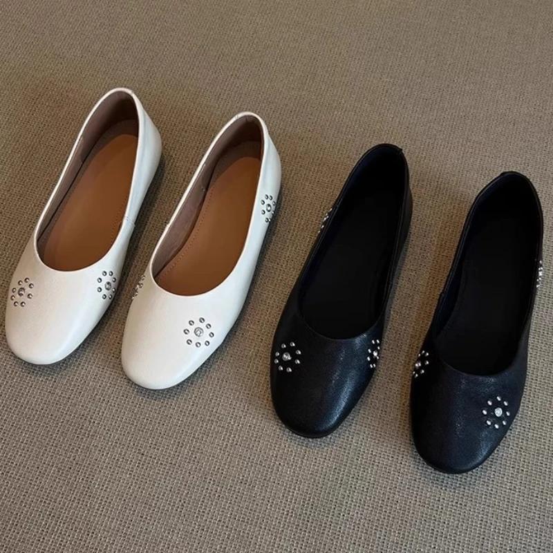 Mode Mode Weiche Leder Ballerinas für Damen Nietendesign Flache Bequeme Mary Jane Schuhe Leichte Designer Pumps Zapatos Para Mujer