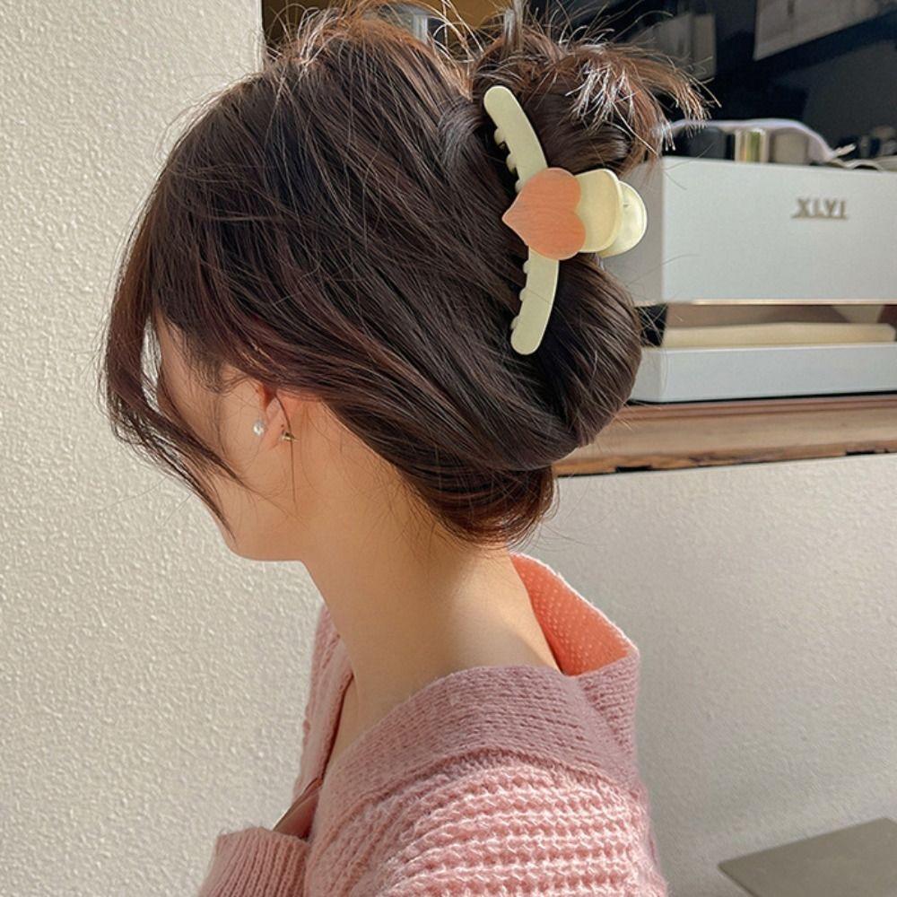 

Illusory Color Solid Hair Claw Shark Clip Geometry Hair Claw Japanese Heart Hair Clip Girls