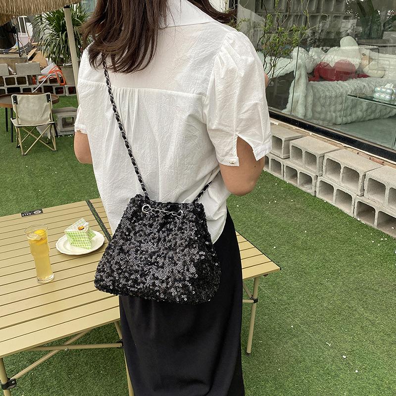 Fashion sequined chain portable bucket bag women's 2026 spring new texture casual shoulder armpit bag