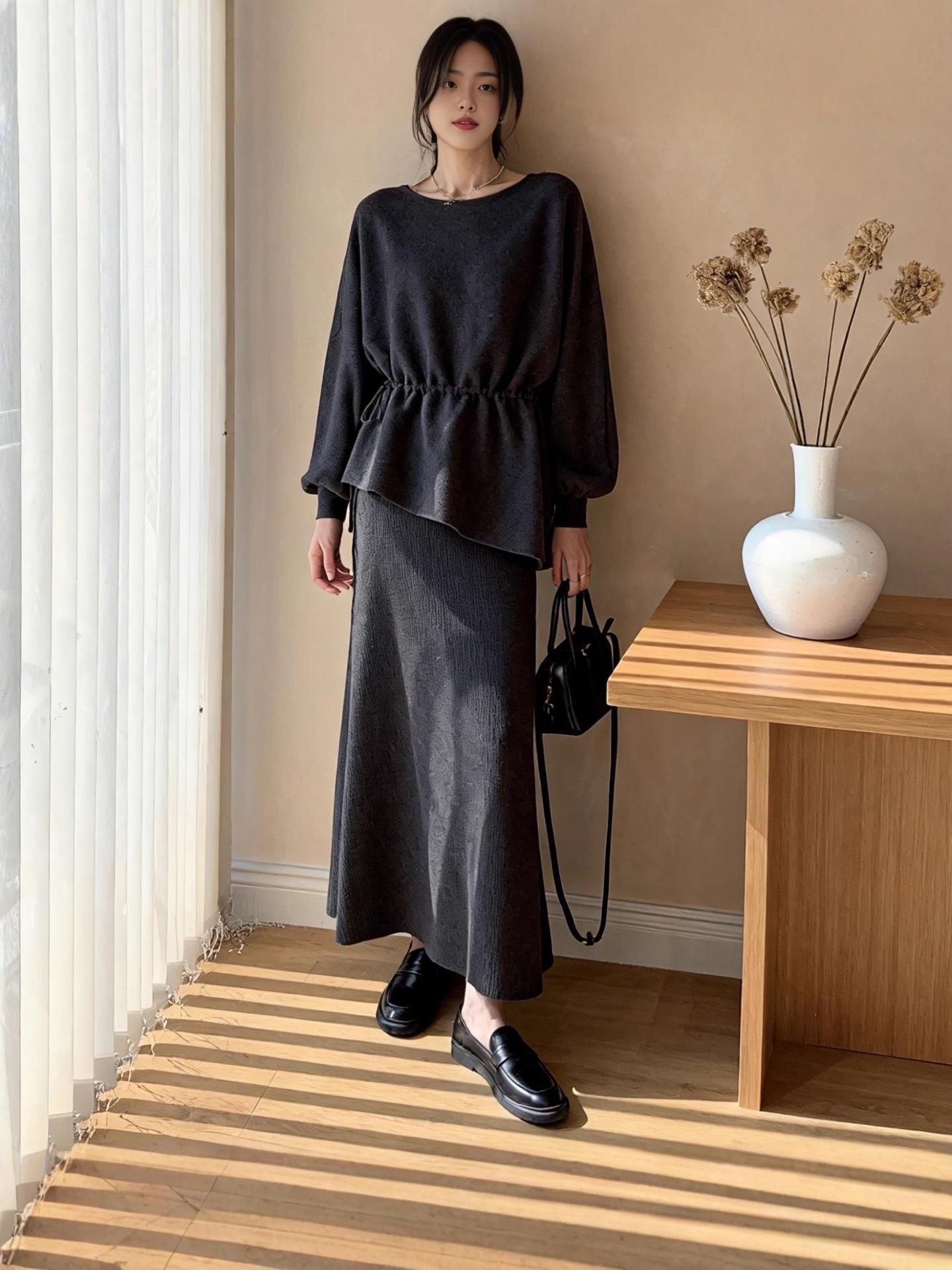 

Elegant Knitwear Set: Drawstring Waist Loose Sweater & Skirt Two-Piece for Autumn/Winter Medium