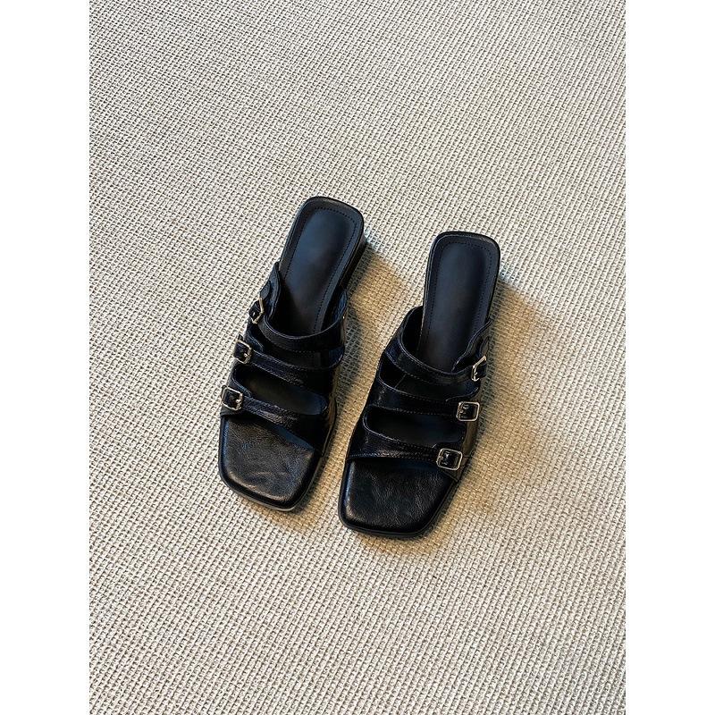 Retro Sandalen mit quadratischer Spitze und Ein-Wort-Schnalle für Damen, neue schwarze Sandalen mit offenen Zehen und dicken Absätzen und coole Slipper