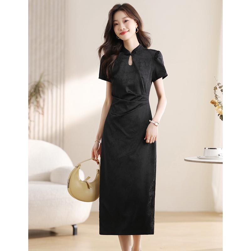 New Chinese style dress with improved national style
