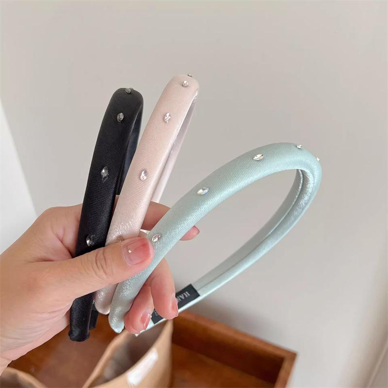 Feminine Pink Crystal Headband with High-End Hair Clip