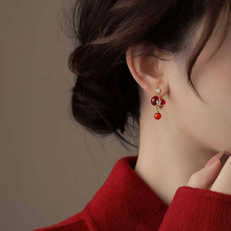 Silver Needle Diamond Resin Gourd Earrings: Light Luxury, Retro Chinese Style, Versatile High-End Ear Studs