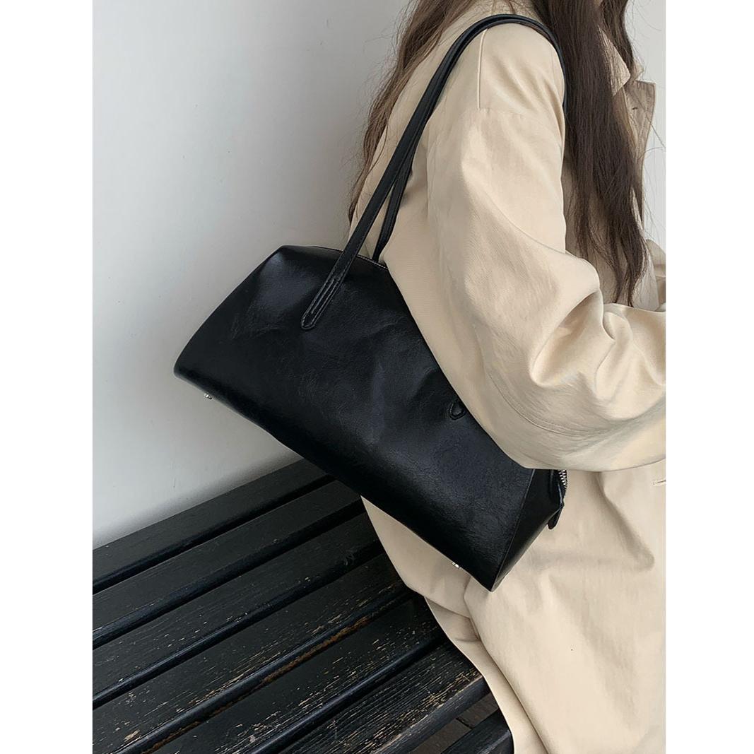 

Solid Color PU Leather Underarm Bags For Women 2024 Spring Korean Fashion Retro Simple Shoulder Bag Lady Handbags And Purses чорний