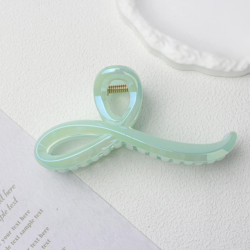 Korean Versatile Shiny Claw Clip: High-End Hair Accessory for Women